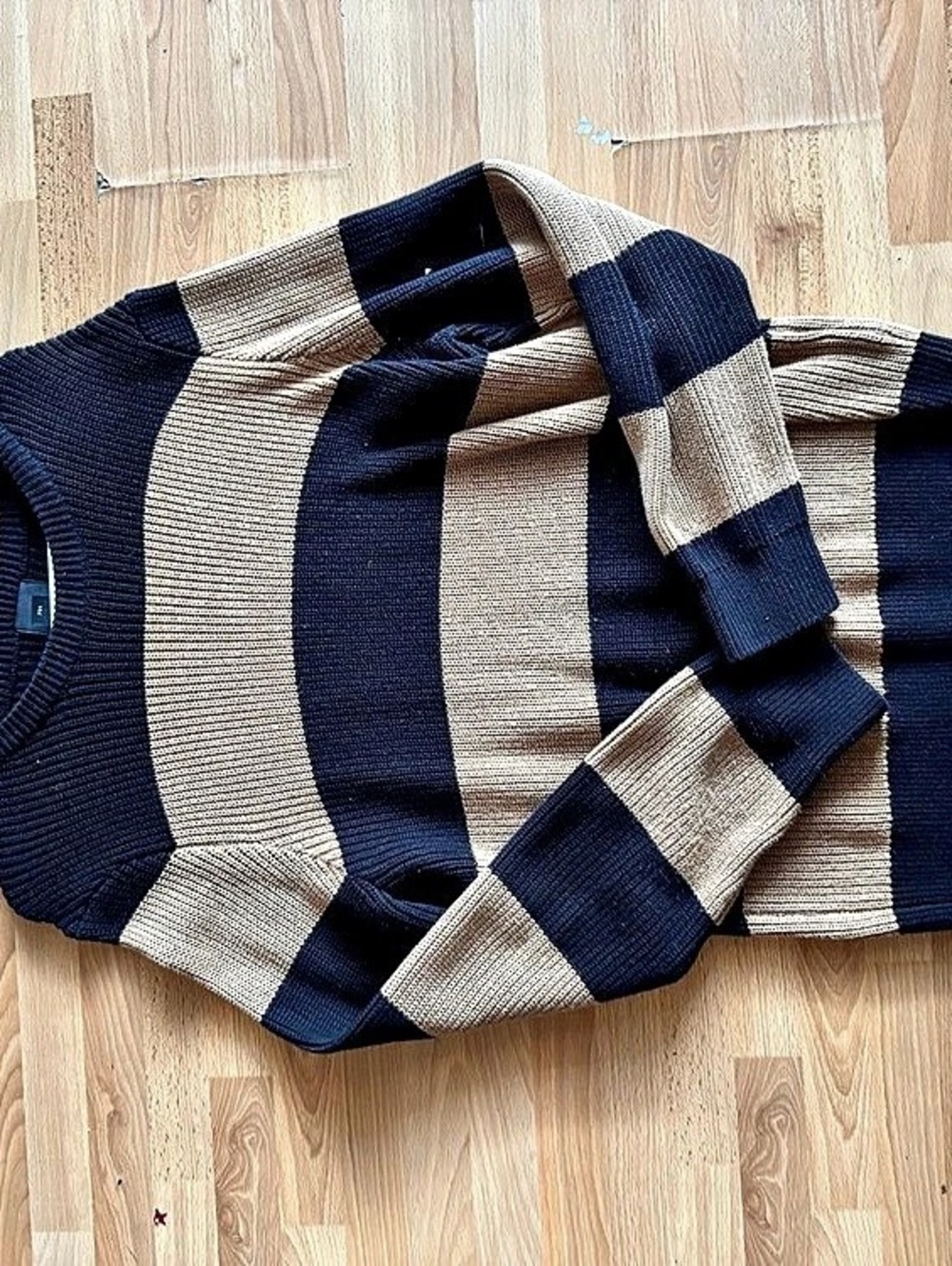 H&Medium Color Block Sweater in Black & Brown Size large Like New